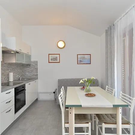 Apartment Fuer 4 Personen Ca 52 Qm In Fazana, Istrien Istrische Riviera