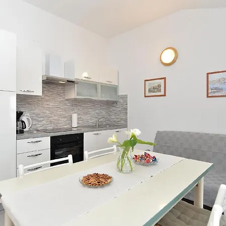 Apartament Fuer 4 Personen Ca 52 Qm In Fazana, Istrien Istrische Riviera